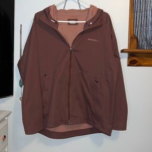 Lightweight Merrell rain jacket. Dusty pink color size M.